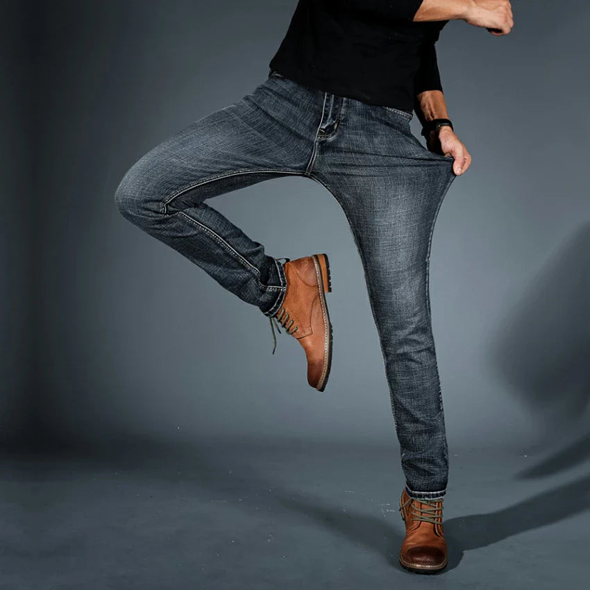 OWEN™ – JEANS O CHARAKTERZE