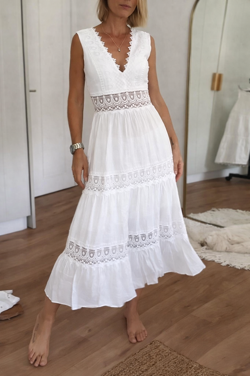 Élise™ | Elegancka Koronkowa Sukienka z Dekoltem w Serek